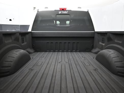Used 2024 Ford F250 Platinum w/ FX4 Off-Road Package AWD/4WD image 7