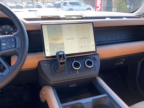 New 2026 Land Rover Defender 110 X-Dynamic SE image 6