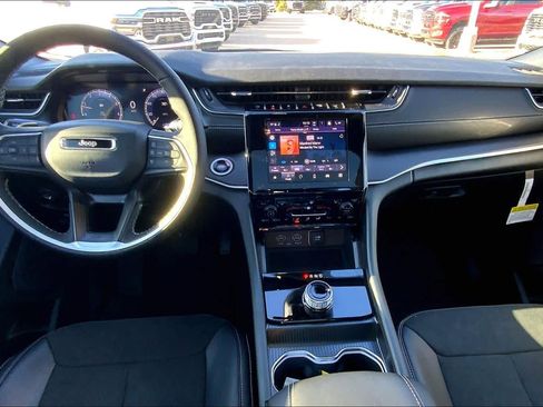 New 2025 Jeep Grand Cherokee L Altitude RWD image 5