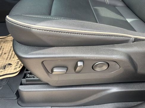 Certified 2025 Chevrolet Suburban Premier image 15