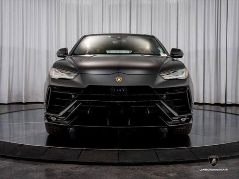 Used 2024 Lamborghini Urus Performante AWD/4WD image 3