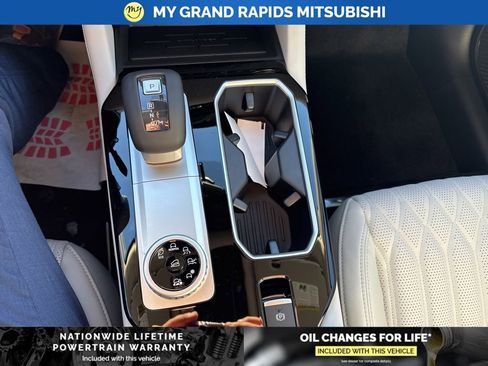 New 2026 Mitsubishi Outlander SEL image 26