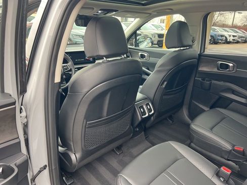 Certified 2025 Kia Sorento X-Line EX image 10