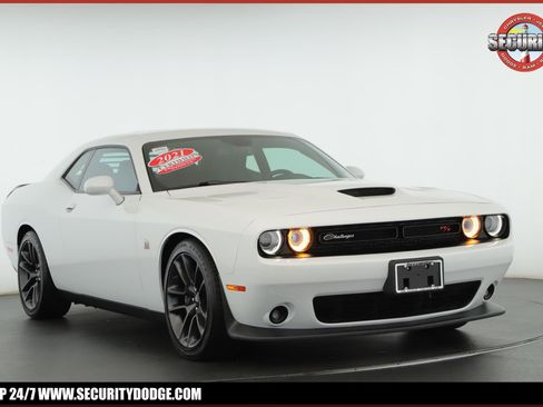 Used 2021 Dodge Challenger R/T Scat Pack image 1