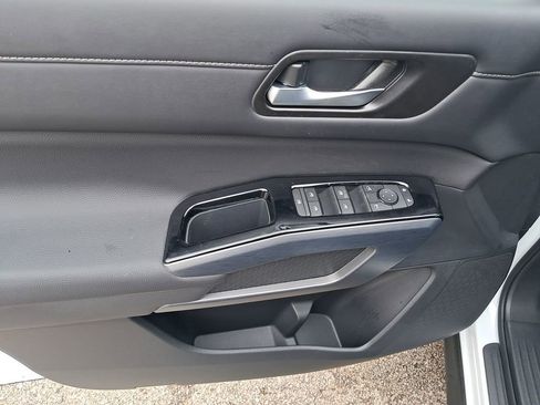 New 2025 Nissan Pathfinder SL w/ SL Premium Package image 11