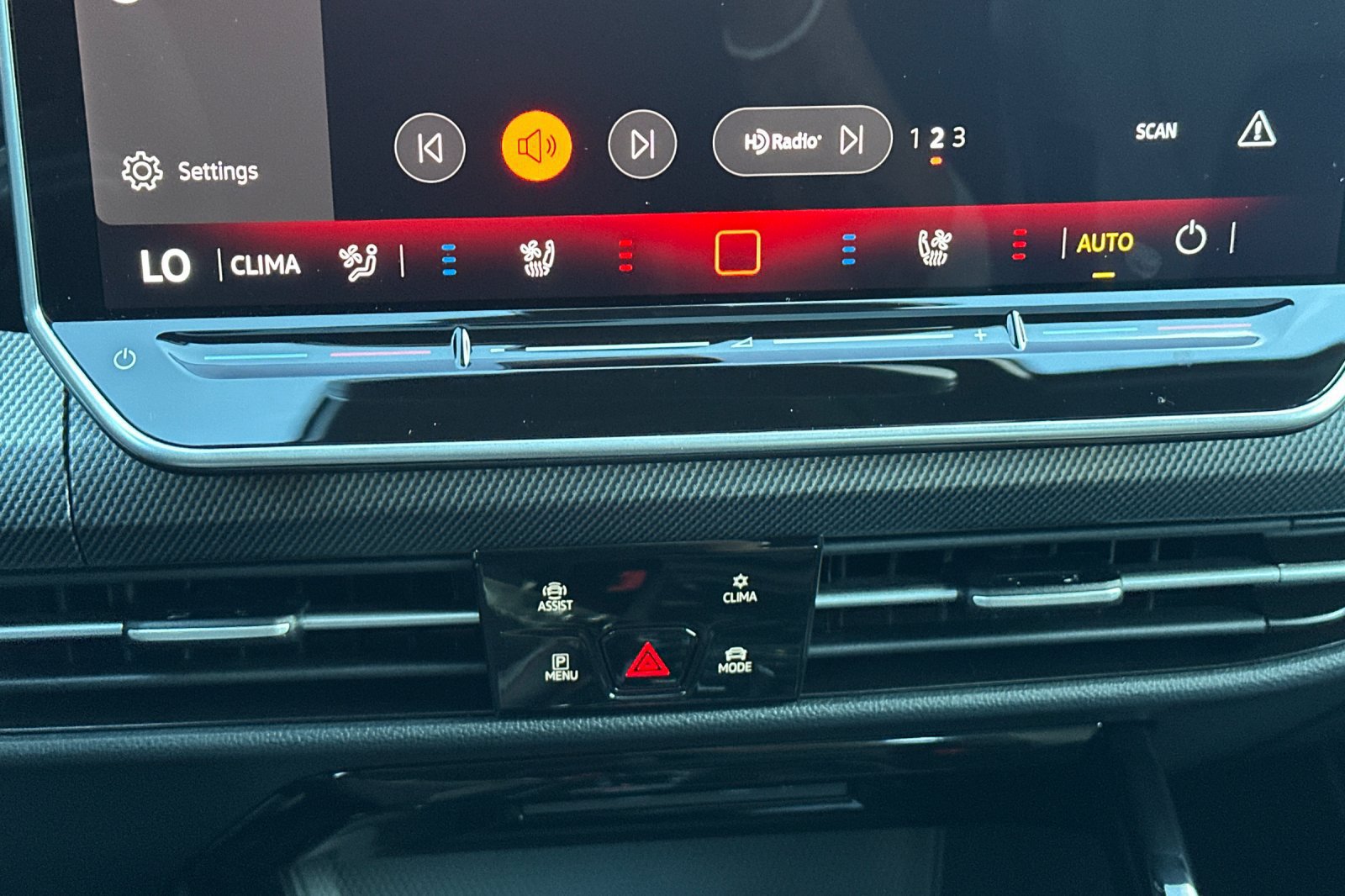 New 2026 Volkswagen GTI SE FWD image 19