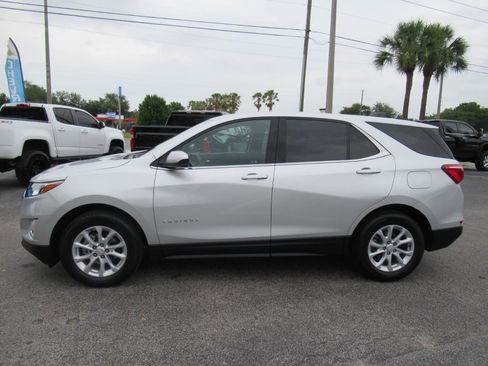 Used 2020 Chevrolet Equinox LT FWD image 2