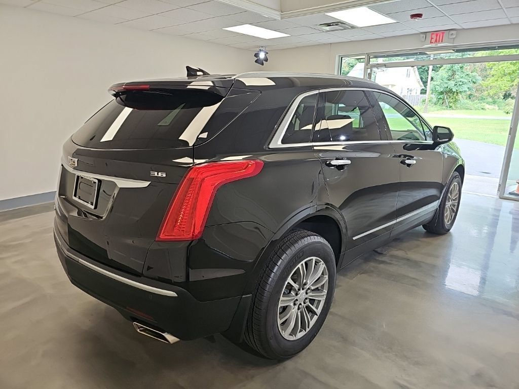 Used 2018 Cadillac XT5 Luxury w/ Driver Awareness Package AWD/4WD image 3