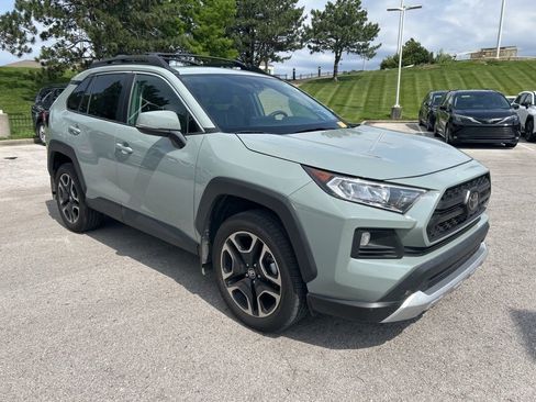Used 2019 Toyota RAV4 Adventure AWD/4WD image 3