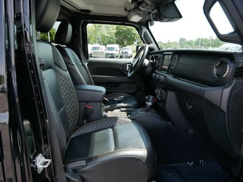 Used 2021 Jeep Wrangler Unlimited Sahara AWD/4WD image 15
