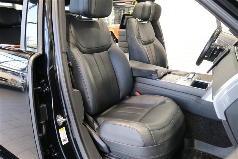 Used 2025 Land Rover Range Rover Long Wheelbase Autobiography AWD/4WD image 15