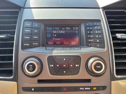 Used 2013 Ford Taurus SE FWD image 36