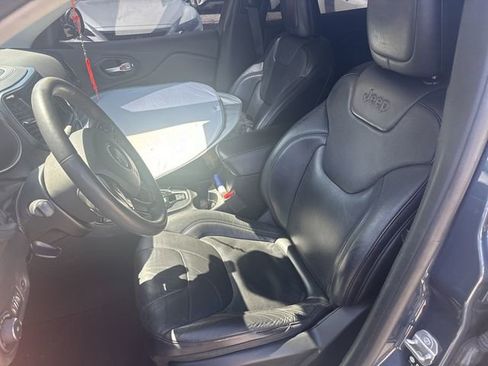 Used 2021 Jeep Cherokee Limited image 14