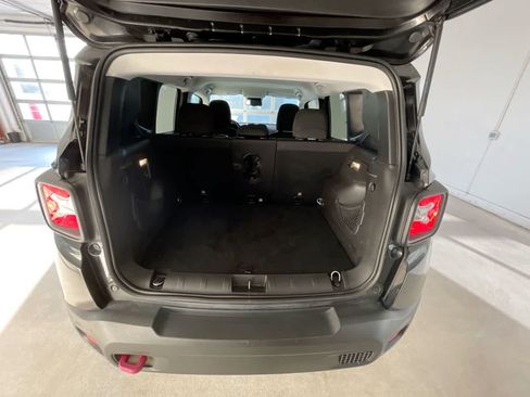 Used 2017 Jeep Renegade Trailhawk w/ Popular Equipment Group AWD/4WD image 23
