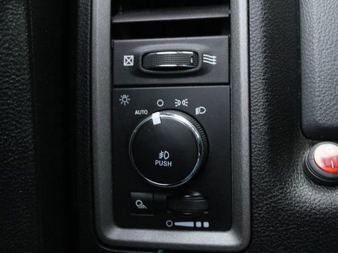 Used 2019 RAM 1500 Express w/ Express Value Package image 17