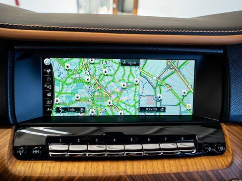 Used 2023 Rolls-Royce Cullinan w/ Cullinan Package image 50