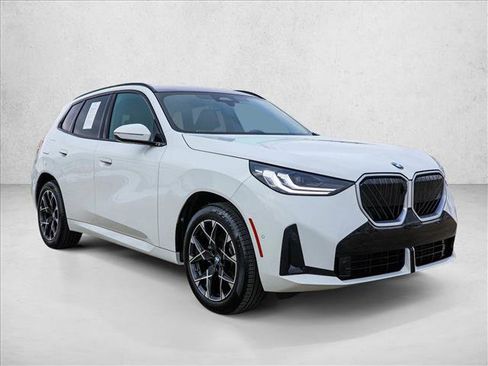 Used 2025 BMW X3 xDrive30i image 3