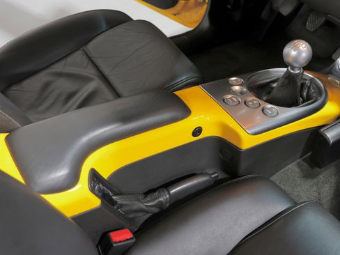 Used 2005 Chevrolet SSR w/ Preferred Equipment Group image 66