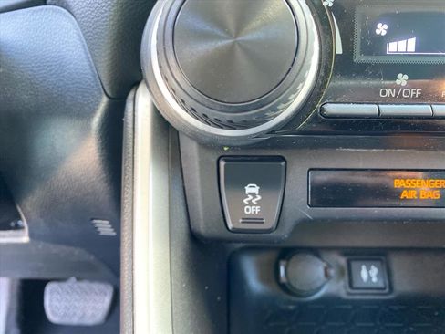 Used 2019 Toyota RAV4 LE w/ Carpet Mat Package AWD/4WD image 14