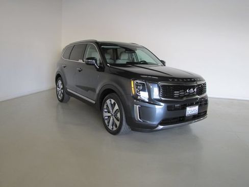 Used 2022 Kia Telluride S AWD/4WD image 3