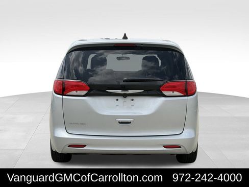 Used 2022 Chrysler Voyager LX FWD image 7