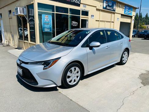 Used 2020 Toyota Corolla LE FWD image 7