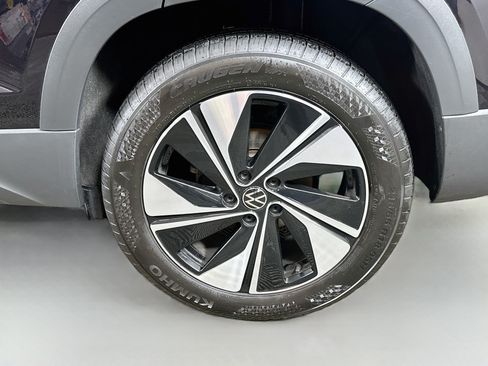 Used 2024 Volkswagen Taos SE AWD/4WD image 28