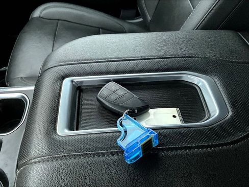 Used 2022 Chevrolet Silverado 1500 LTZ image 32