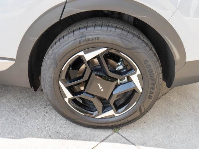 Certified 2026 Kia Sportage EX AWD/4WD image 27