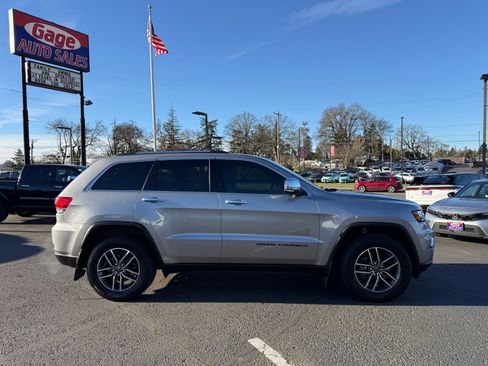 Used 2019 Jeep Grand Cherokee Limited w/ Luxury Group II image 9