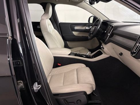Used 2024 Volvo XC40 B5 Plus w/ Climate Package AWD/4WD image 45