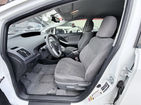 Used 2014 Toyota Prius Two FWD image 11
