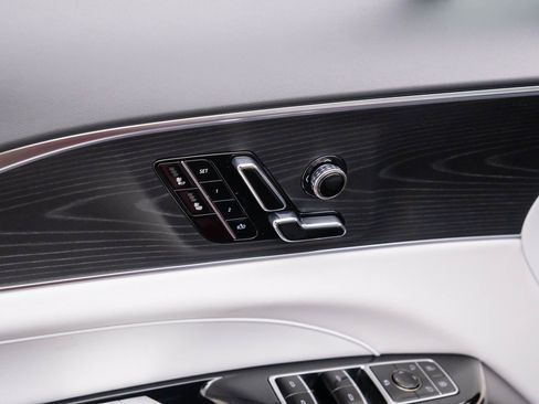 New 2026 Cadillac Lyriq Sport image 16