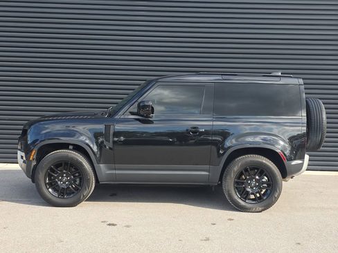 Used 2024 Land Rover Defender 90 S image 2