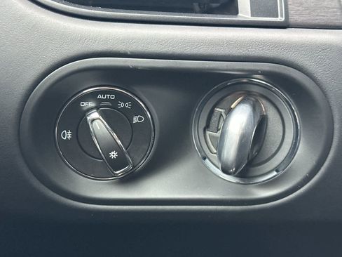 Used 2025 Porsche Macan GTS image 28