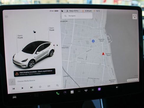 Used 2021 Tesla Model Y Long Range image 24