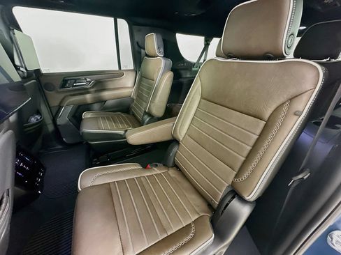 Used 2026 GMC Yukon XL Denali Ultimate AWD/4WD image 32