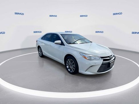 Used 2017 Toyota Camry XSE FWD image 2