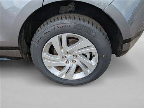 Used 2023 Land Rover Range Rover Evoque R-Dynamic S image 9