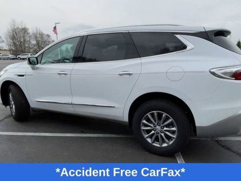 Used 2024 Buick Enclave Essence image 7