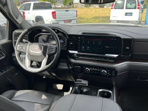 Used 2023 GMC Sierra 1500 SLT w/ SLT Premium Package AWD/4WD image 21