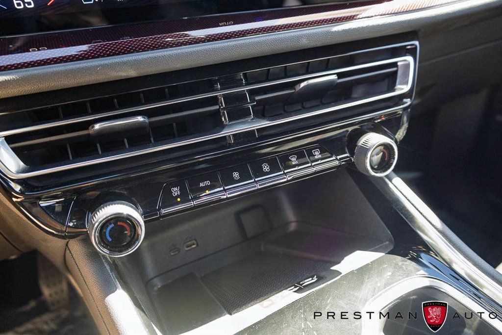 Used 2025 Chevrolet Traverse RS FWD image 34