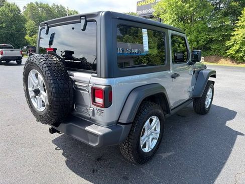 Used 2020 Jeep Wrangler Sport AWD/4WD image 4