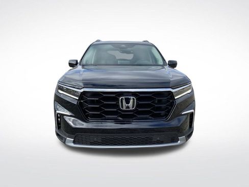 New 2025 Honda Pilot Touring image 11