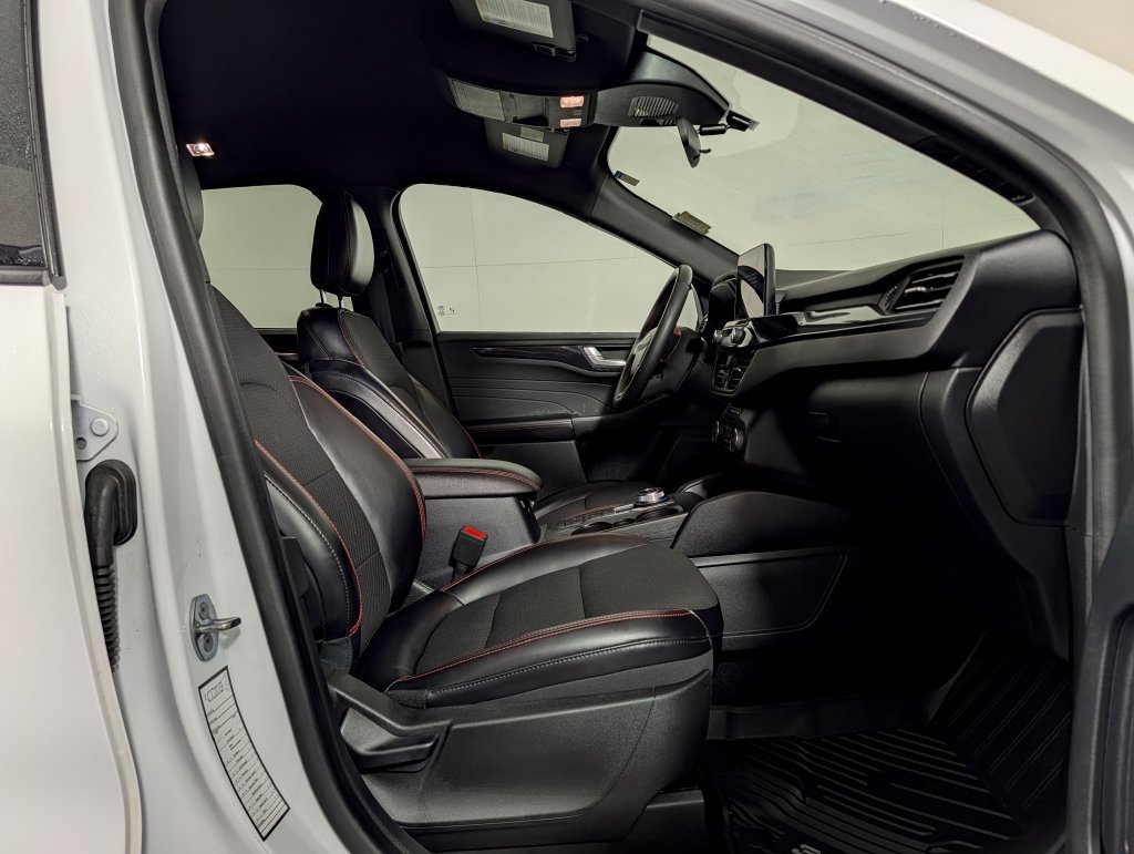 Certified 2023 Ford Escape ST-Line w/ Cold Weather Package FWD image 10
