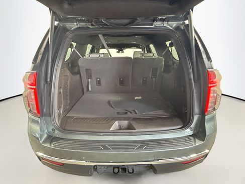 Used 2024 Chevrolet Suburban LT RWD image 35