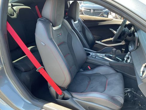 Used 2021 Chevrolet Camaro ZL1 RWD image 21