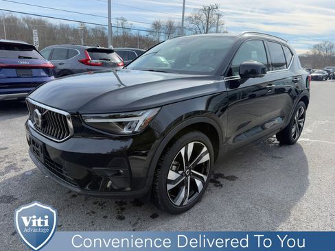 Certified 2024 Volvo XC40 B5 Plus w/ Protection Package Premier image 4