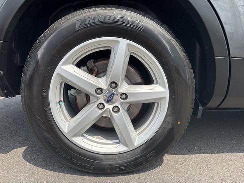 Used 2018 Ford Explorer XLT w/ Equipment Group 202A image 13