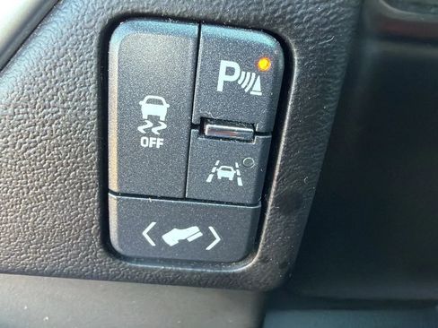 Used 2016 Chevrolet Suburban LT w/ Luxury Package image 23